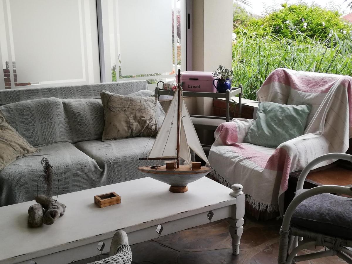 The Coelacanth Guest House And Beach Thyme Self Catering Kiddʼs Beach Extérieur photo